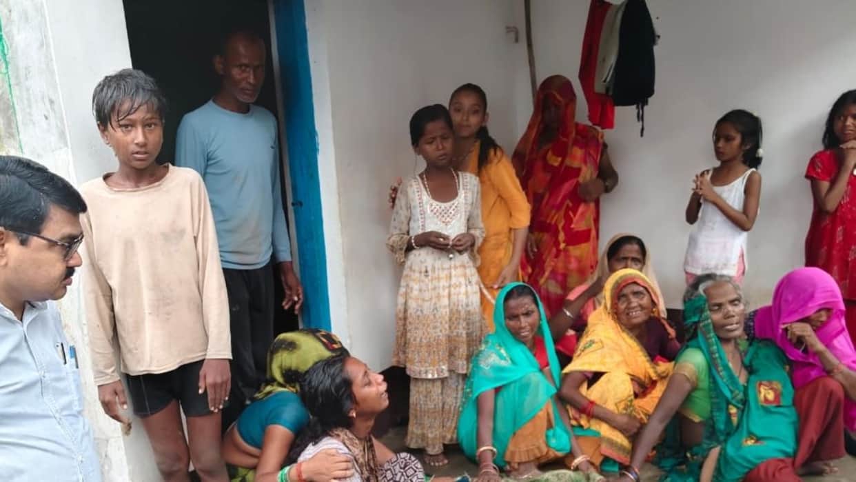 Uncle and nephew die after house roof slab collapses during rain woman critically injured in Shahjahanpur