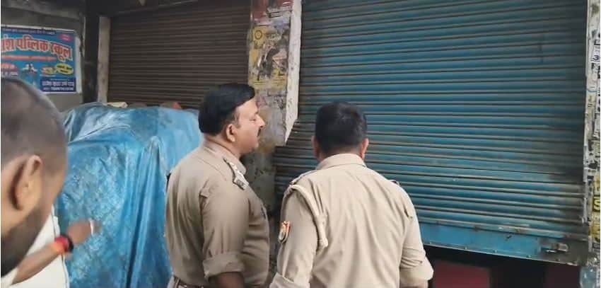 UP: Major Jewellery Shop Heist in Aliganj Thieves Cut Shutter 8 Kg Silver and 30g Gold Claimed