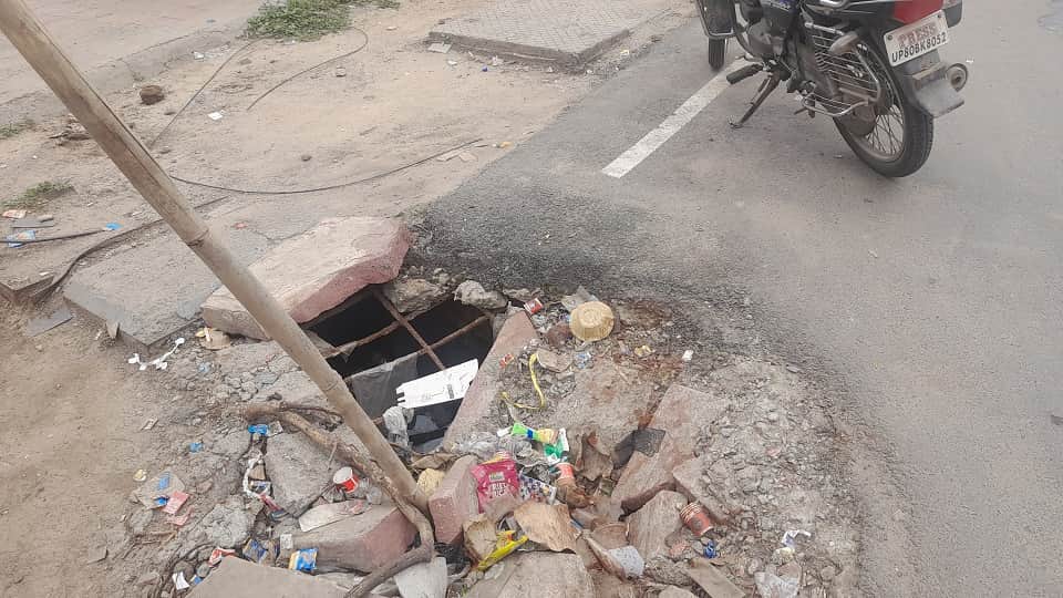 Agra Cantonment’s Civic Neglect: Open Manholes, 14-Foot Sewer Pit and Pothole-Ridden Roads Put Public at Risk