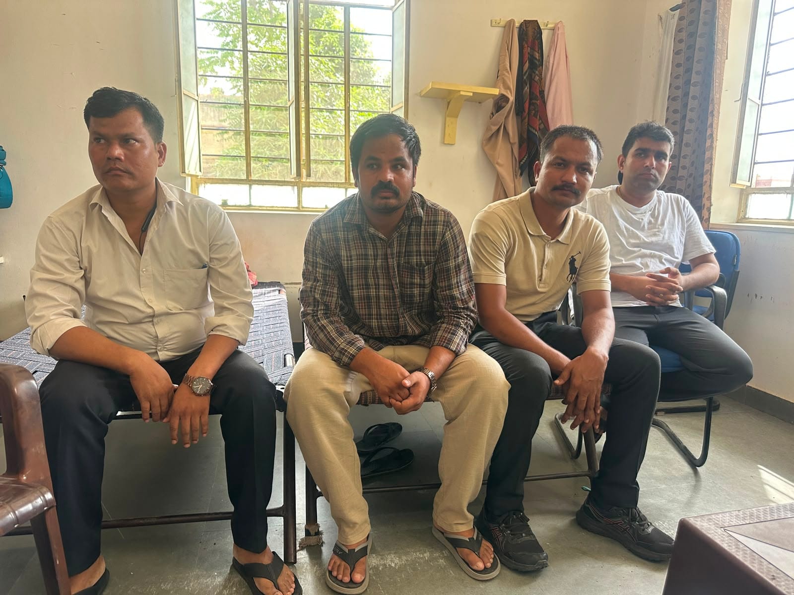 अयोध्या के पुलिसकर्मी एसीबी की हिरासत में