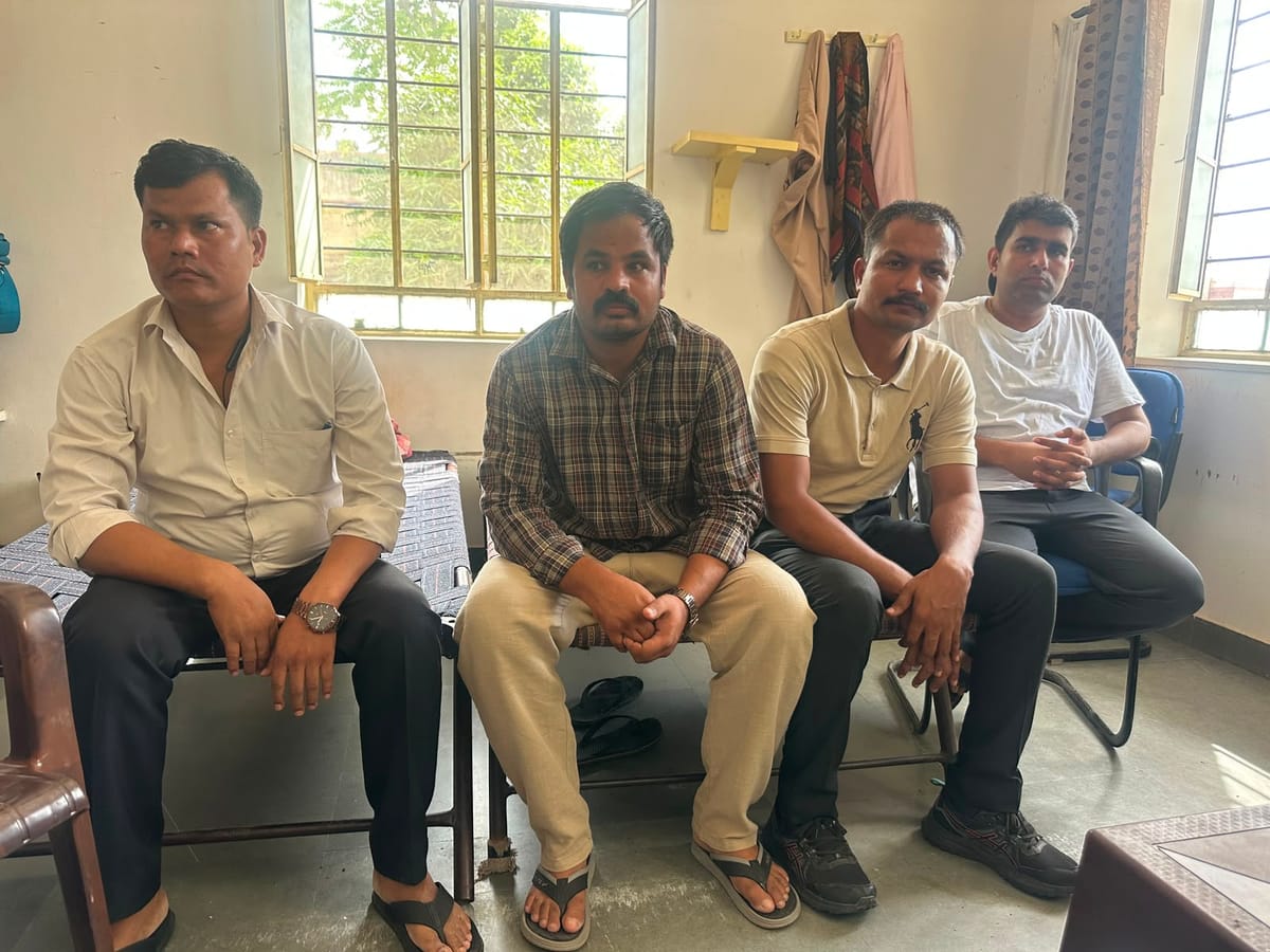अयोध्या साइबर क्राइम थाने के SI समेत चार पुलिसकर्मी 2.80 लाख की रिश्वत लेते गिरफ्तार