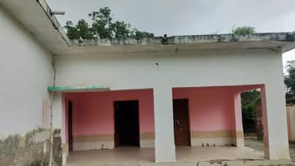 Azamgarh Library books reached 303 villages adorning bookshelves