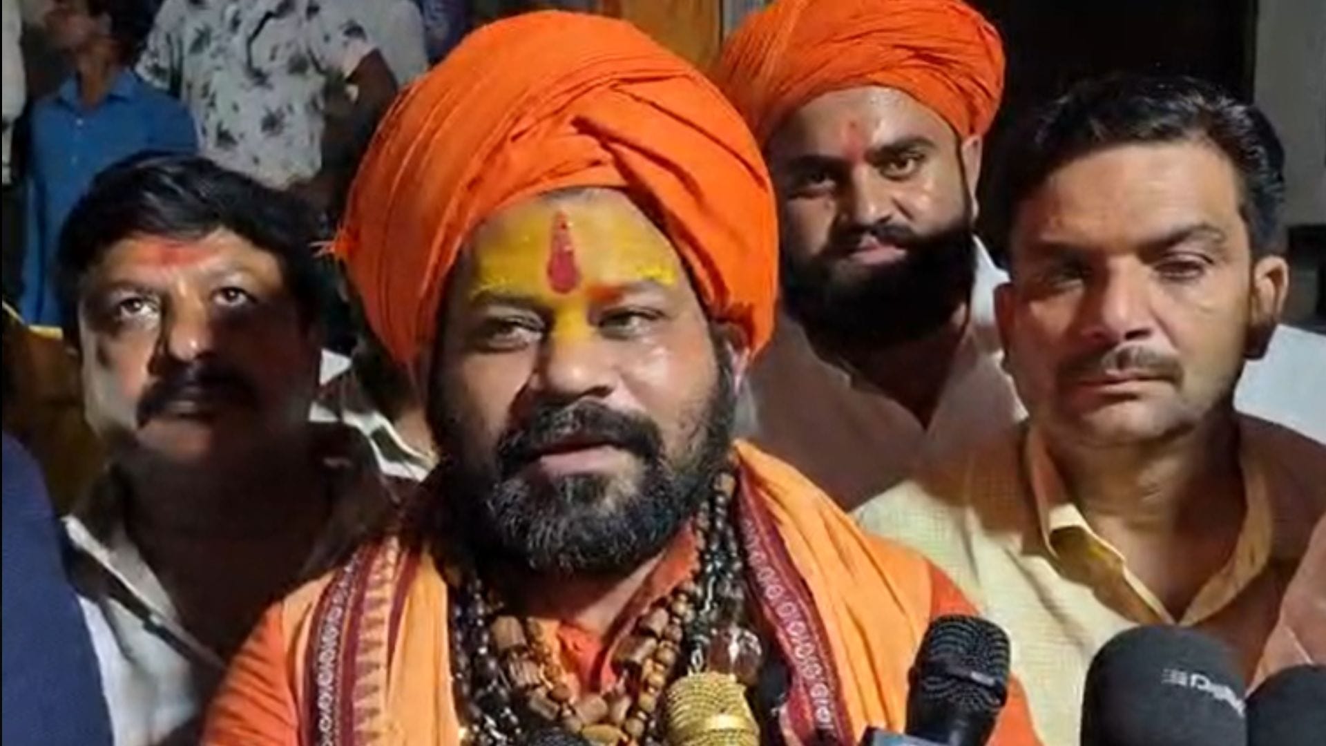 हनुमानगढ़ी के महंत राजूदास