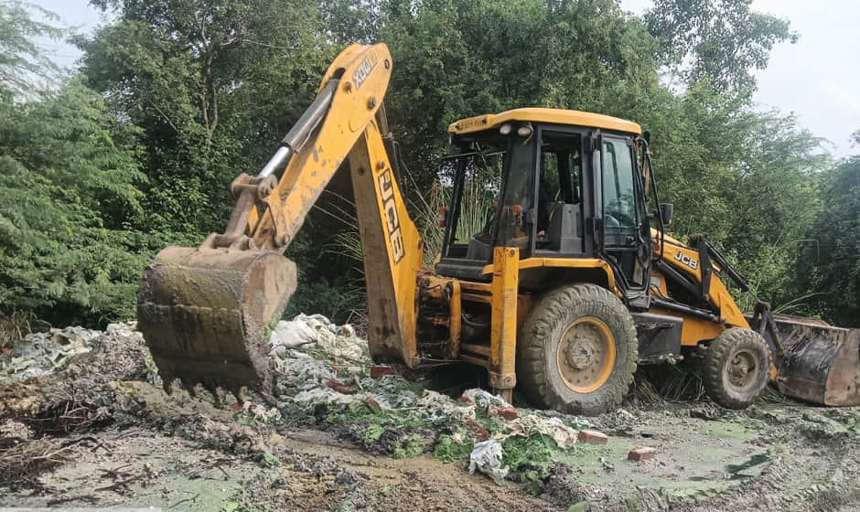 Kanpur: Six dumper-loads of toxic chromium waste removed from Purvamir