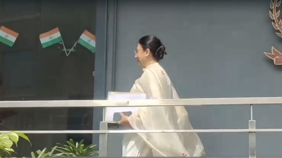 Jalandhar:ईडी के सामने पेश हुईं आईएएस कंवलप्रीत बराड़, मोहाली प्रोजेक्ट की कथित अनियमितताओं पर पूछताछ – Ias Officer Kanwalpreet Brar Appeared Before Jalandhar Ed Questioned Alleged Irregularities In Mohali Project