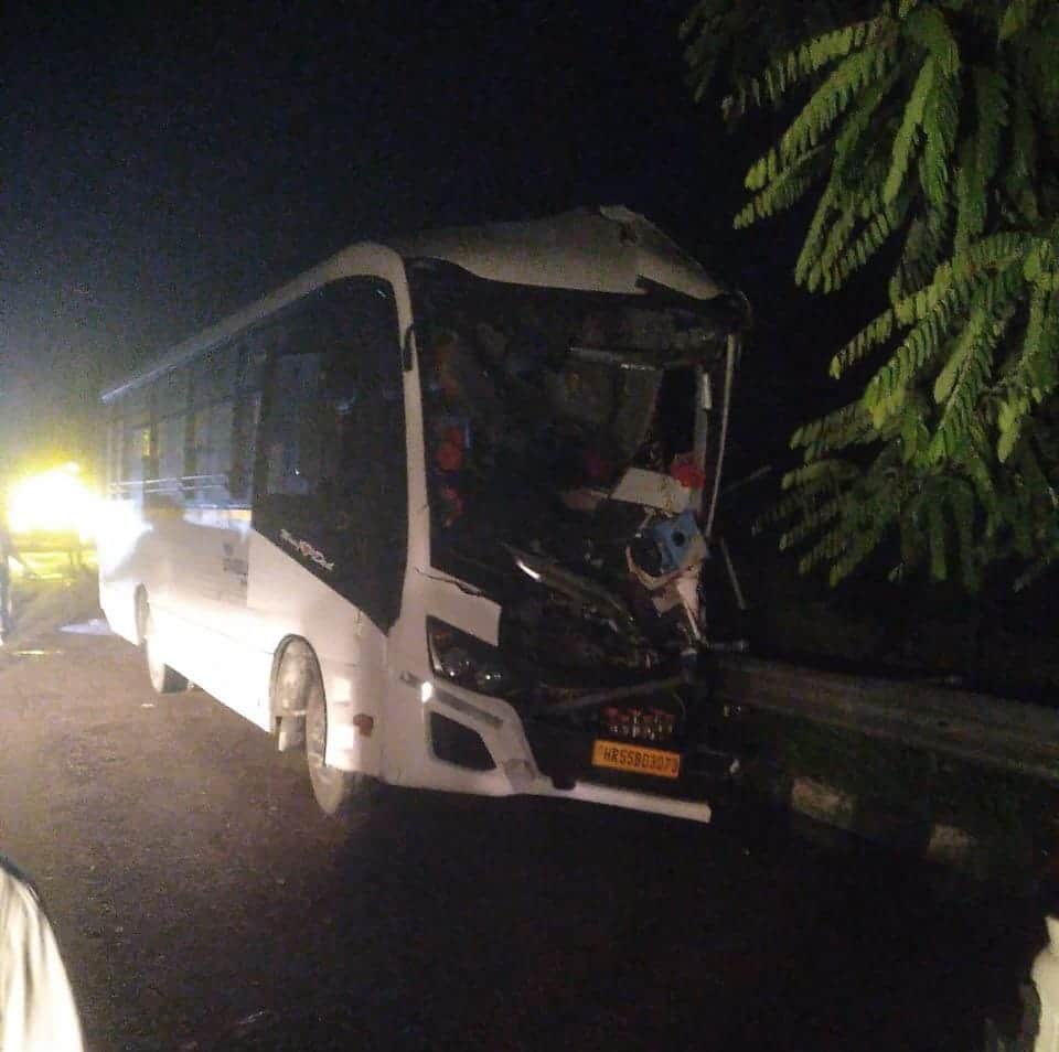 Passenger Bus Crashes Into Stationary Vehicle in Kannauj, Five Injured