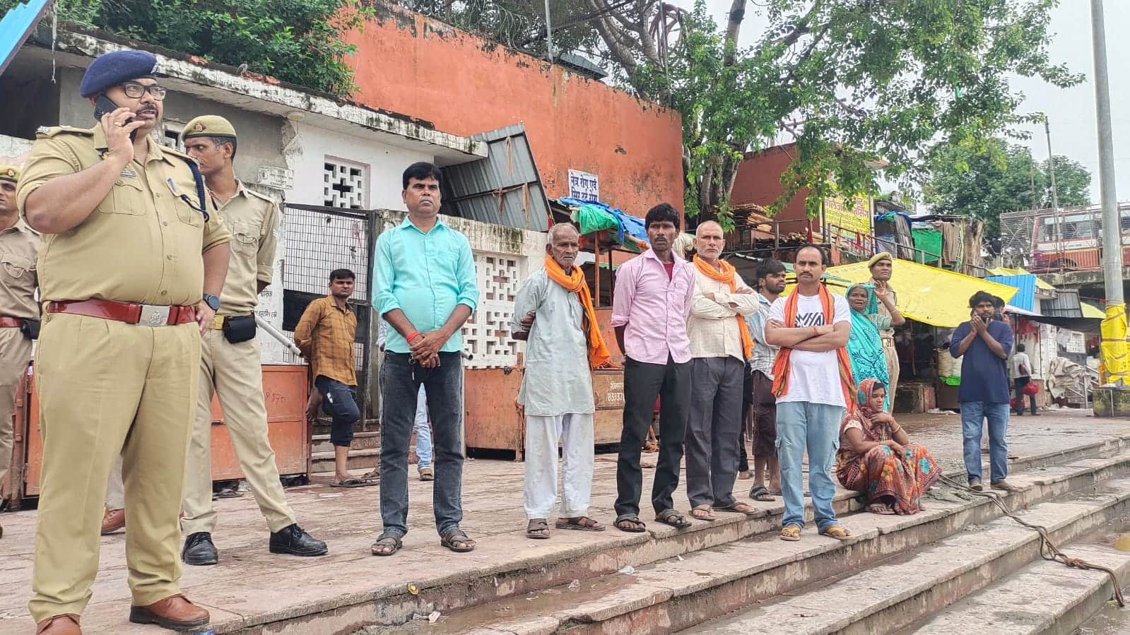 Kanpur Four people including three teenagers drowned while bathing in Ganges after crossing  warning rope