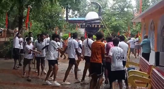 Kanpur Kanwariyas arrived carrying holy Ganga water from Bithoor Jalabhishek at Maa Kushmanda Devi temple