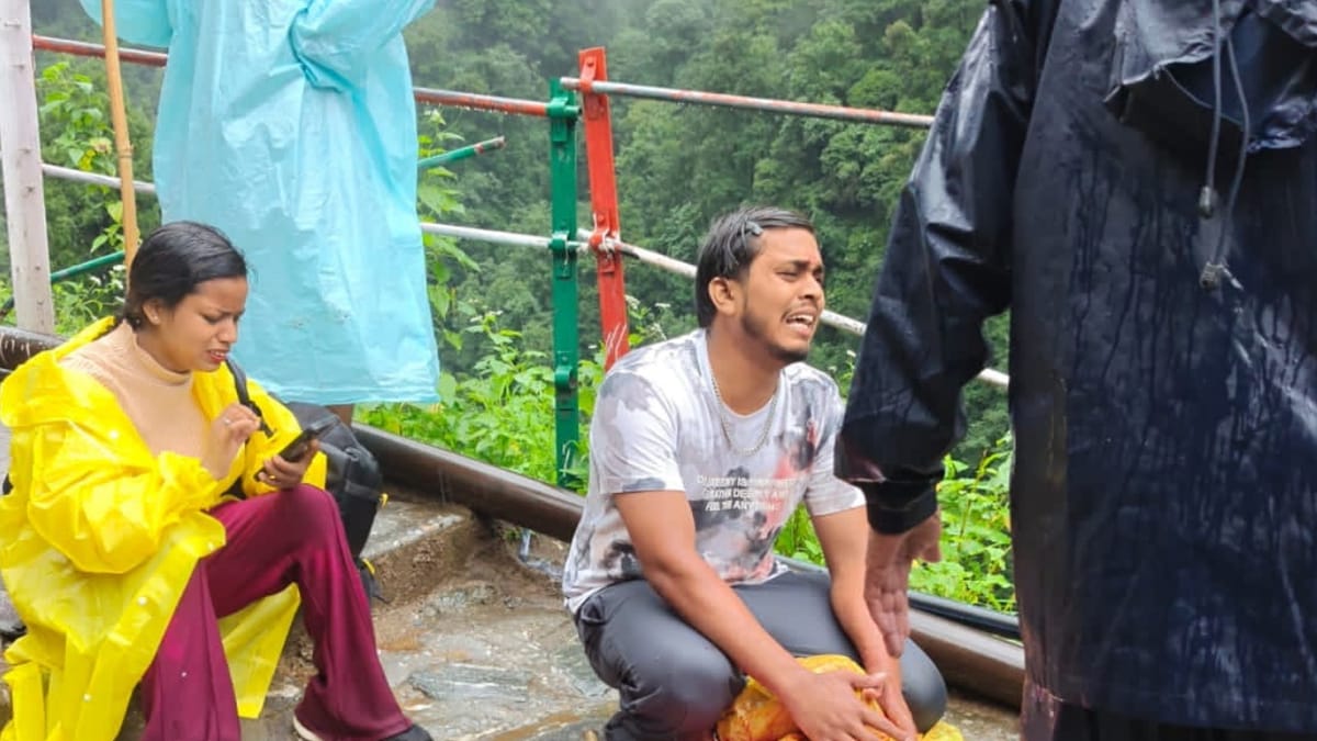 Kedarnarth: पैदल मार्ग पर दर्दनाक हादसा, बोल्डर की चपेट में आए यात्री, एक महिला की मौत