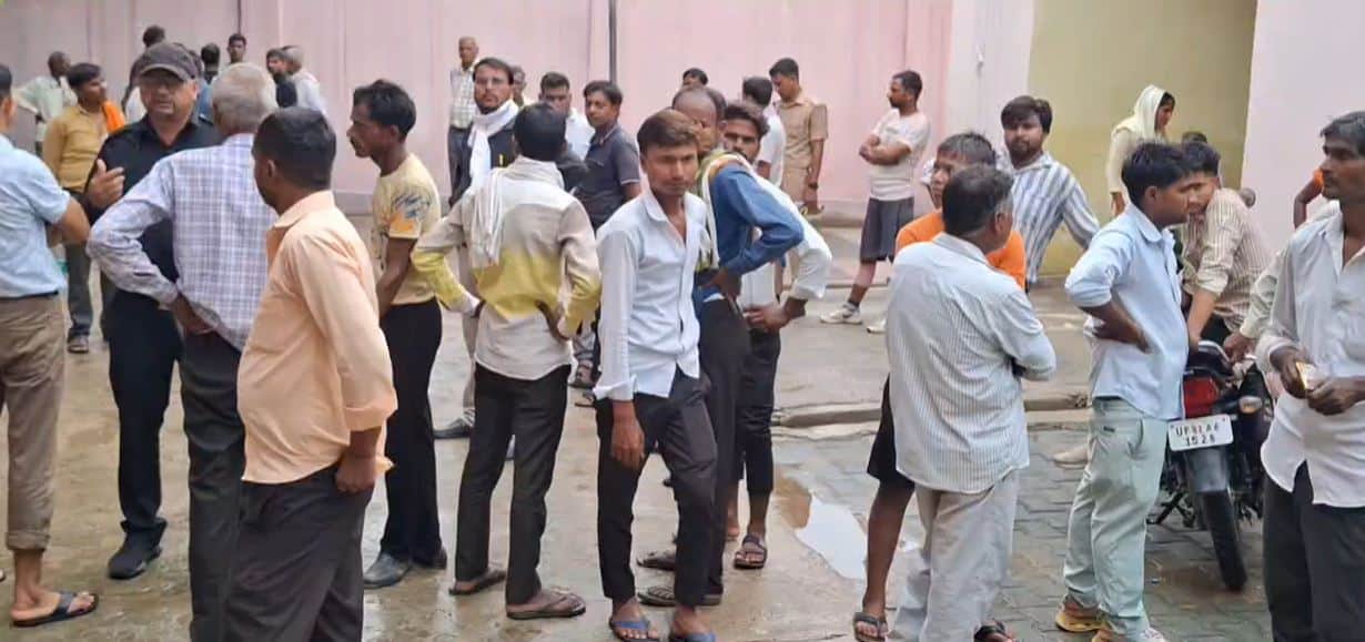 UP: Transporter’s Brother Found Dead in Paddy Field After Three Days, Family Alleges Murder; Injury Marks Foun