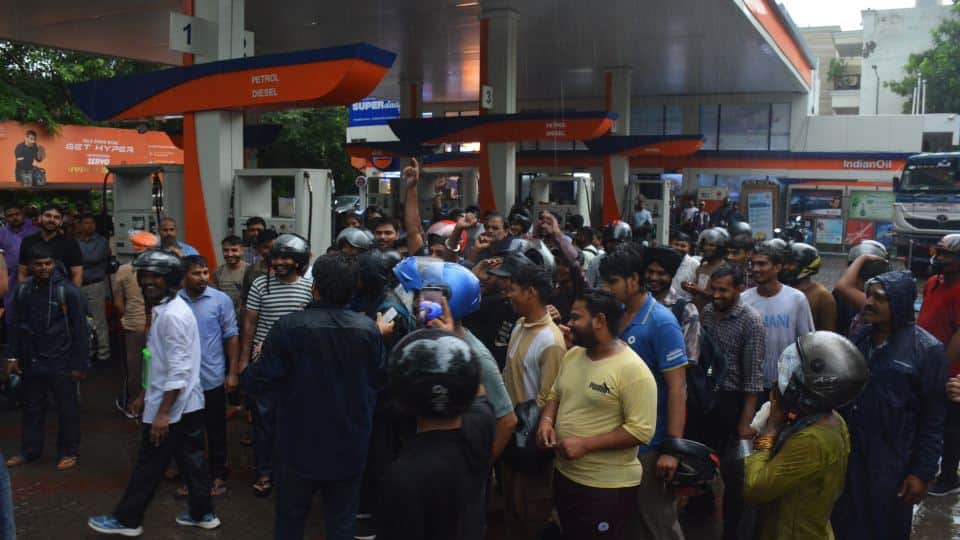 Petrol langar in Chandigarh Traffic jam