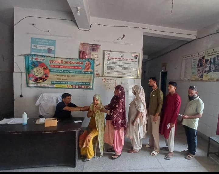 Baghpat: 30 People Receive Anti-Rabies Injections After Youth Dies of Rabies in Laliyana