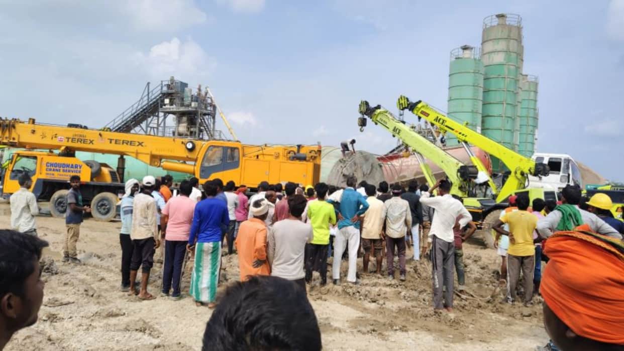 Bundi News: Three Workers Hit by Heavy Mixer at ERCP Site, One Dead; Safety Concerns Raised