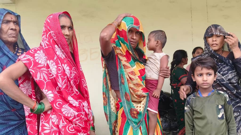 Two students die at residential school in Banda Momos and finger chips were ordered using pooled funds