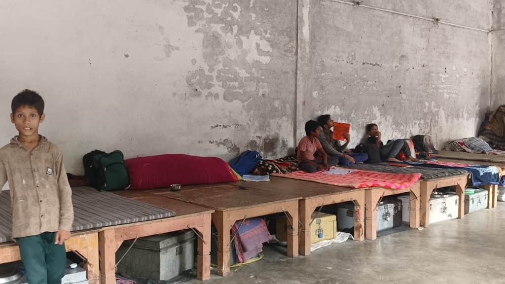 Two students die at residential school in Banda Momos and finger chips were ordered using pooled funds