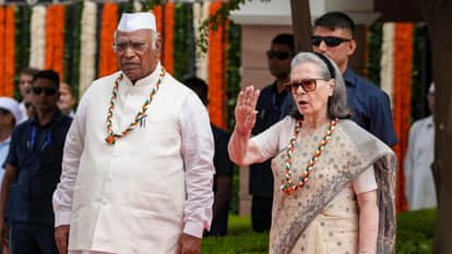 Kangana Ranaut Takes A Dig At Sonia Gandhi By A Meme Of The Odyssey Amid The Vande Mataram Controversy
