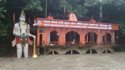 Uttarakhand Weather Orange alert for rain in Doon and Bageshwar 124 roads closed rivers at danger mark
