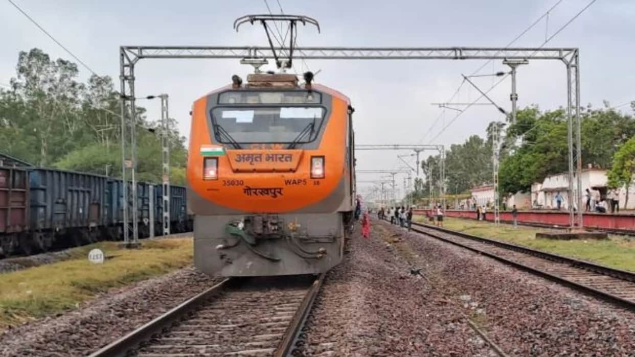 Gorakhpur-Delhi Amrit Bharat Express will run regularly timetable released