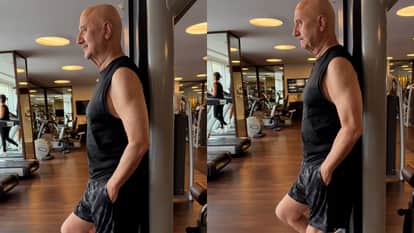 Anupam Kher gives poss from gym club he inspire to youth for fitness