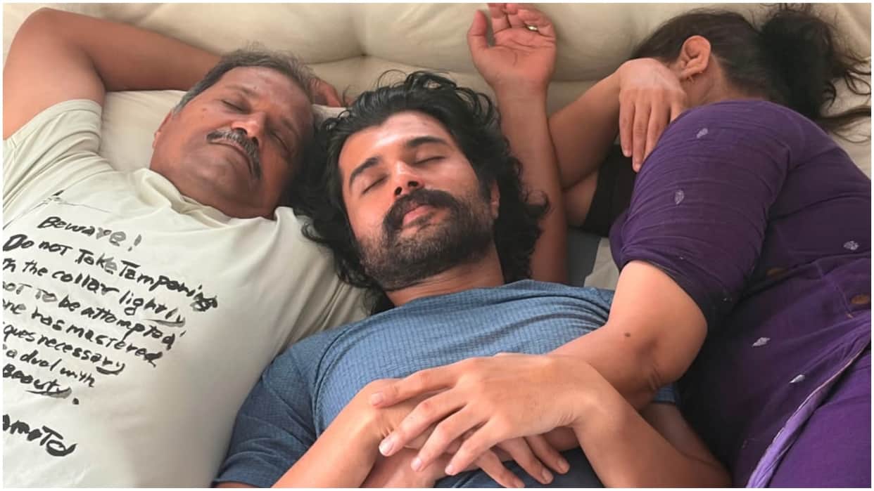Vijay Deverakonda napping with parents after Rain Cancels Shoot sweet moment captured by Rashmika mandanna