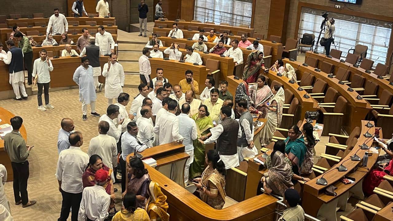 bhopal nagar nigam parishad meeting tax master plan building rent water roads ruckus