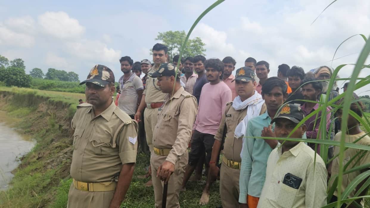 Crocodile drags farmers into a drain right in front of his son in Lakhimpur kheri