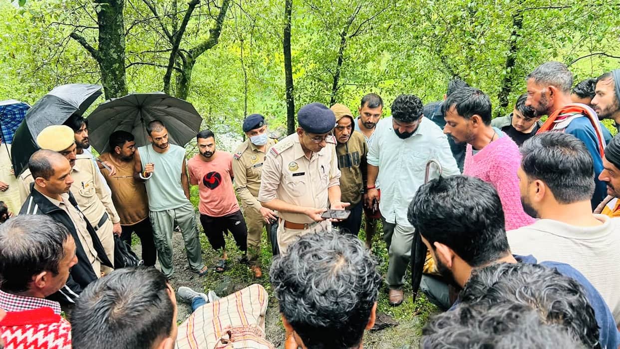 dead Body found in suspicious circumstances in Jukyani, Churah; murder suspected, forensic team summoned.