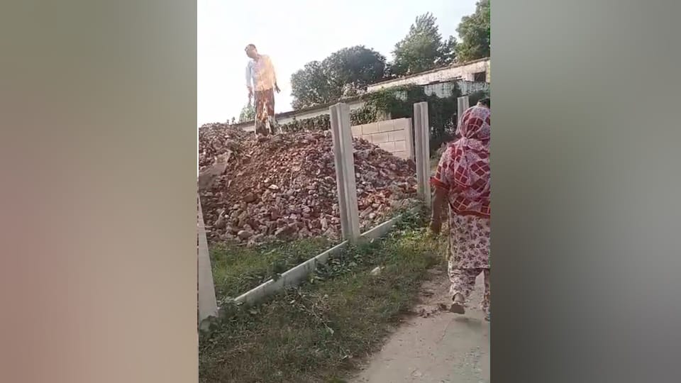 UP farmer sets himself on fire Officials remained mere spectators while a sub-inspector kept recording a video