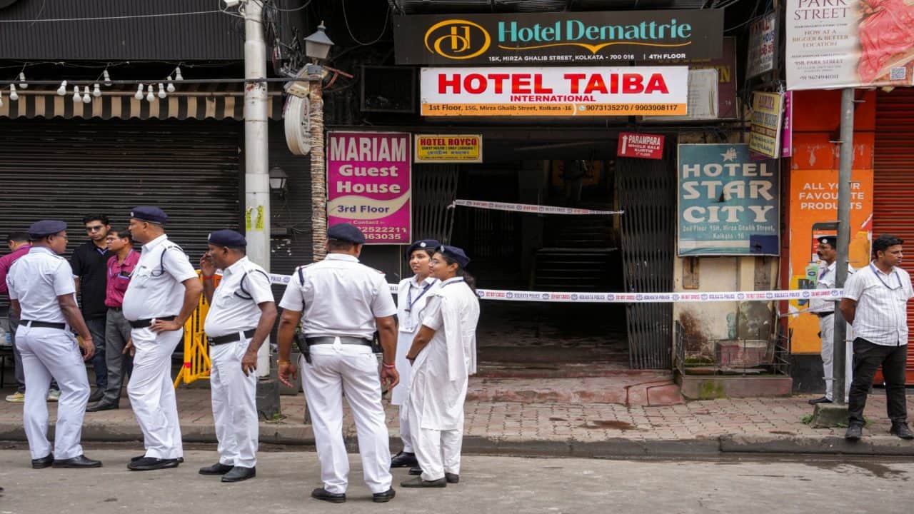 Eyewitnesses Kolkata fire tragedy describe terrifying scene like something out of a horror movie.