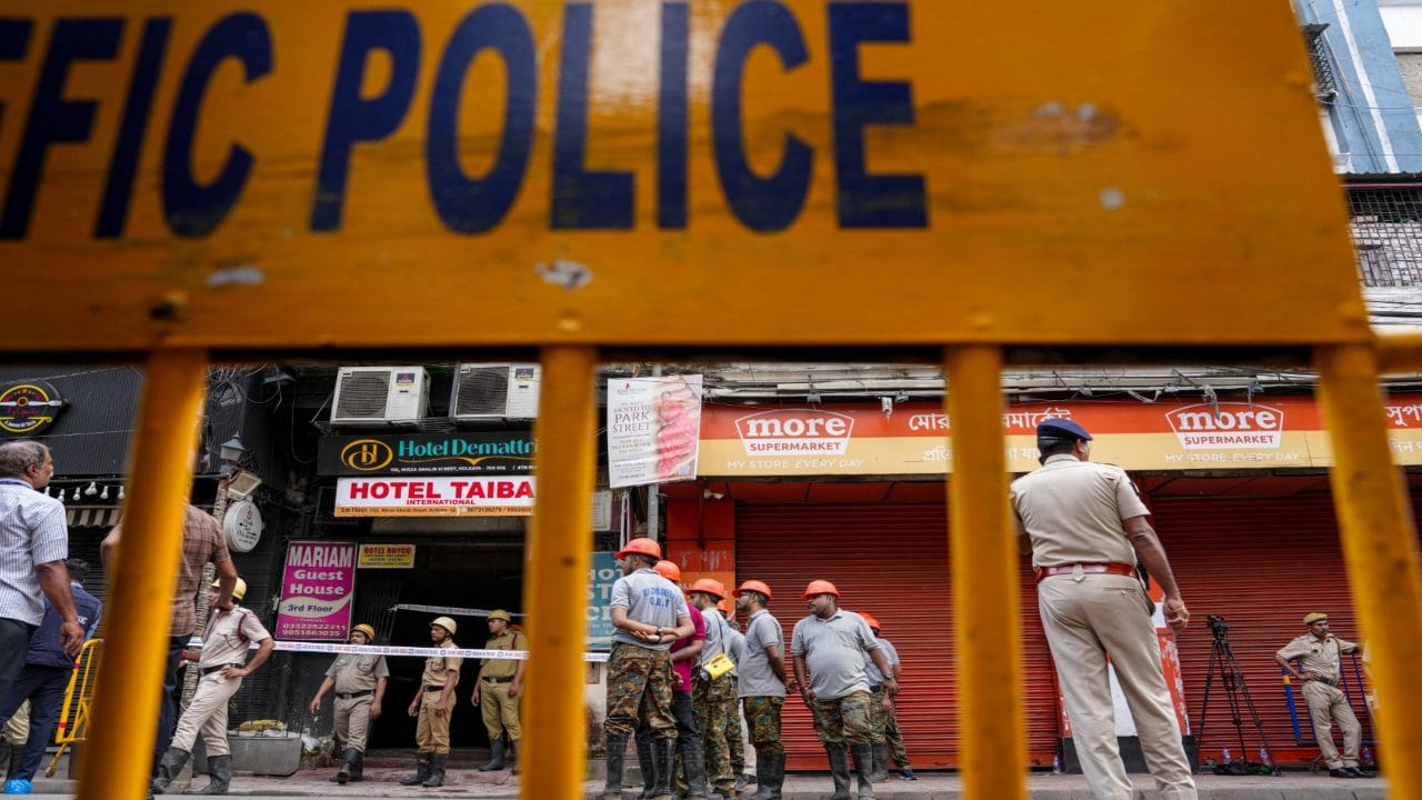 Eyewitnesses Kolkata fire tragedy describe terrifying scene like something out of a horror movie.