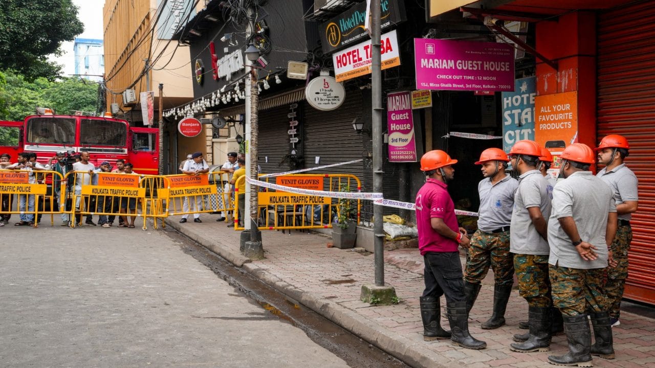 Eyewitnesses Kolkata fire tragedy describe terrifying scene like something out of a horror movie.