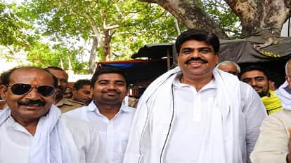 कपिलमुनि करविया, पूर्व सांसद।