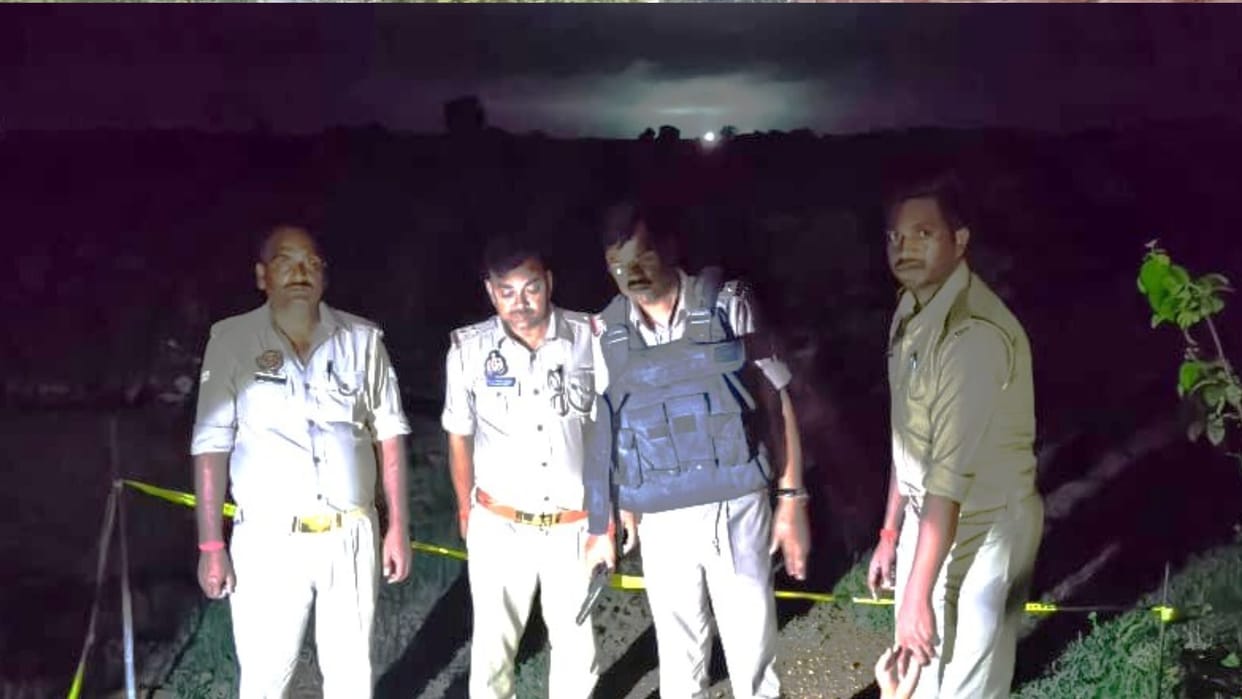 Police encounter in Mirzapur Cattle smuggler with ₹25,000 bounty arrested