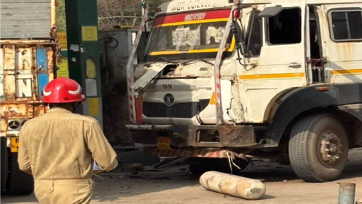 CNG Blast Families devastated by deaths of sole breadwinners Manish and Sunny  in delhi