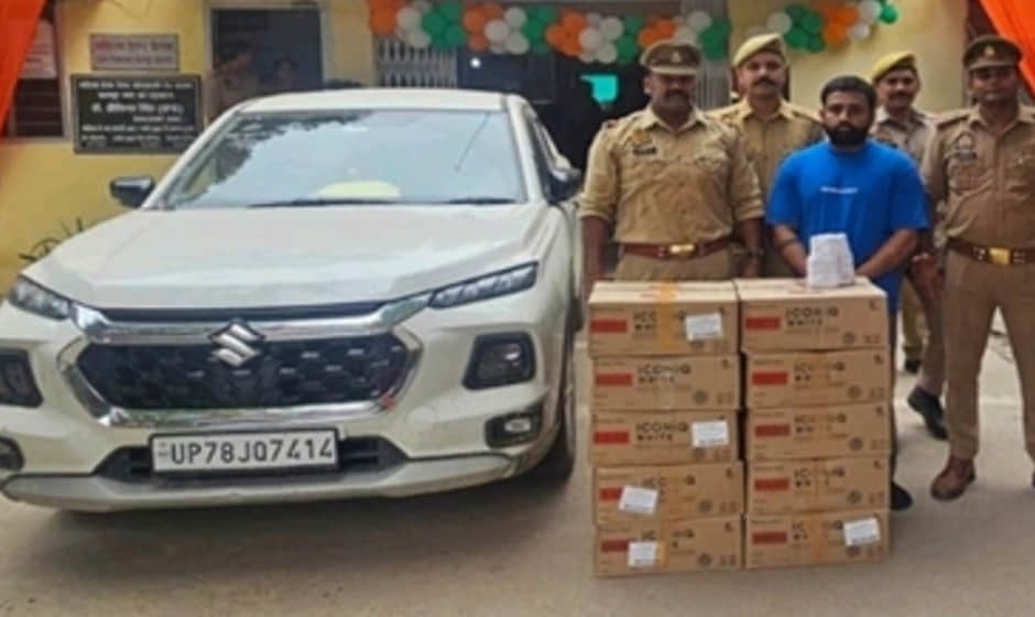 Kanpur: Police arrest liquor smuggler, seize 480 liquor quarters being transported for sale