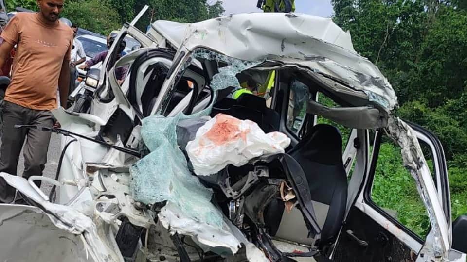 Accident on Dehradun-Haridwar Highway Haryana tourists returning from temple  four killed  Photos