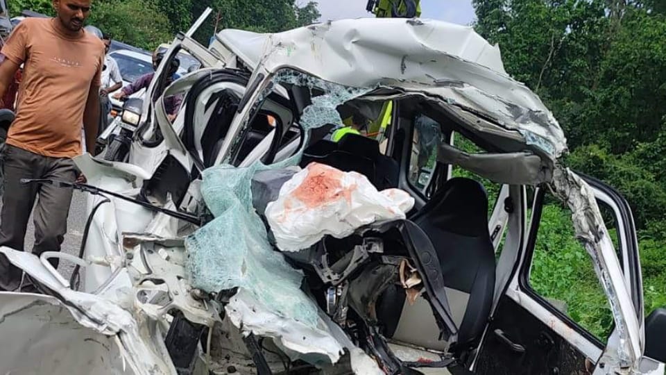Accident on Dehradun-Haridwar Highway Haryana tourists returning from temple  four killed  Photos