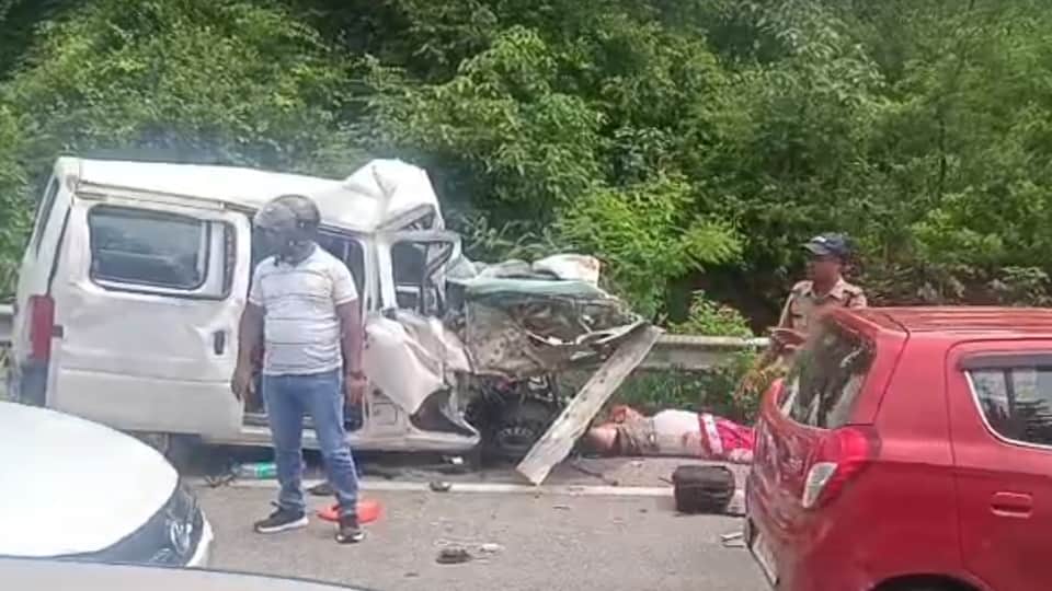 Accident on Dehradun-Haridwar Highway Haryana tourists returning from temple  four killed  Photos