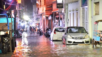 Chill in Bhado Easterly winds blew 50 km 50 mm of rain fell trees and lightning also struck in varanasi