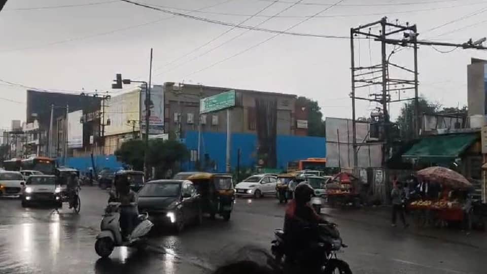 Heavy rain in Agra waterlogging in several areas