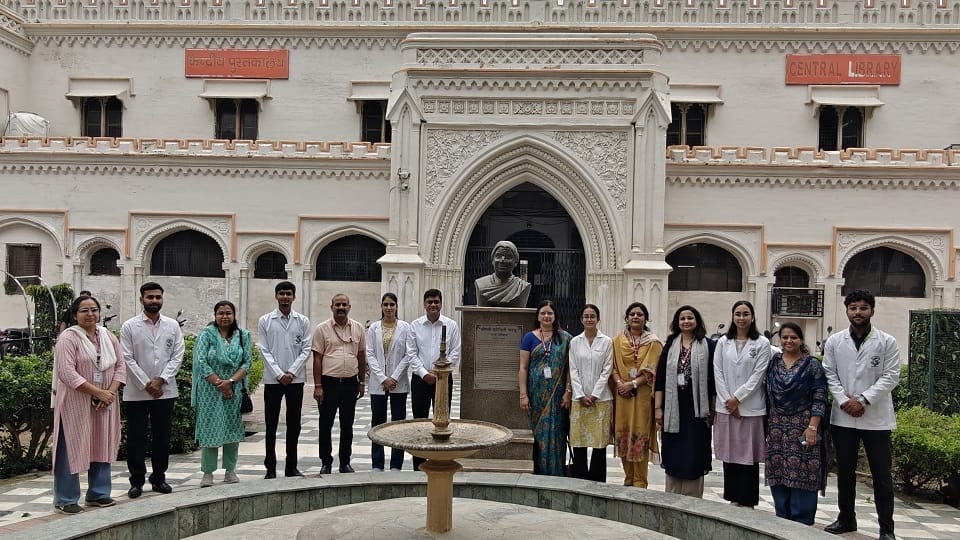 Eight SN Medical College Students Selected for ICMR Research Grants