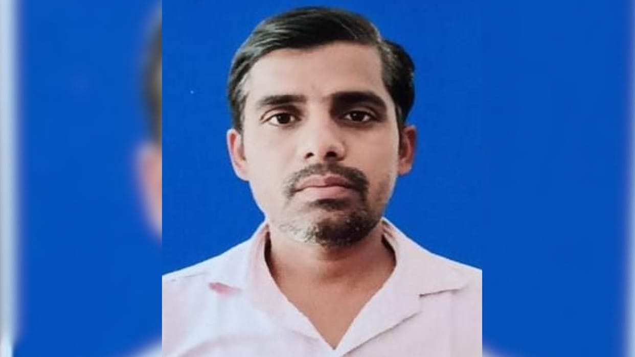 Bhadohi Body Animal Husbandry Department employee found hanging wife gone maternal home with children
