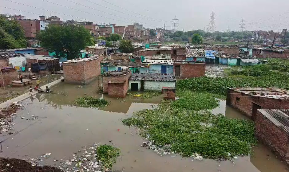 Pandu River Swells: Water Enters Barra-8 Informal Settlement, Households Affected