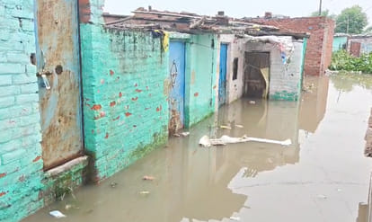Pandu River Swells: Water Enters Barra-8 Informal Settlement, Households Affected
