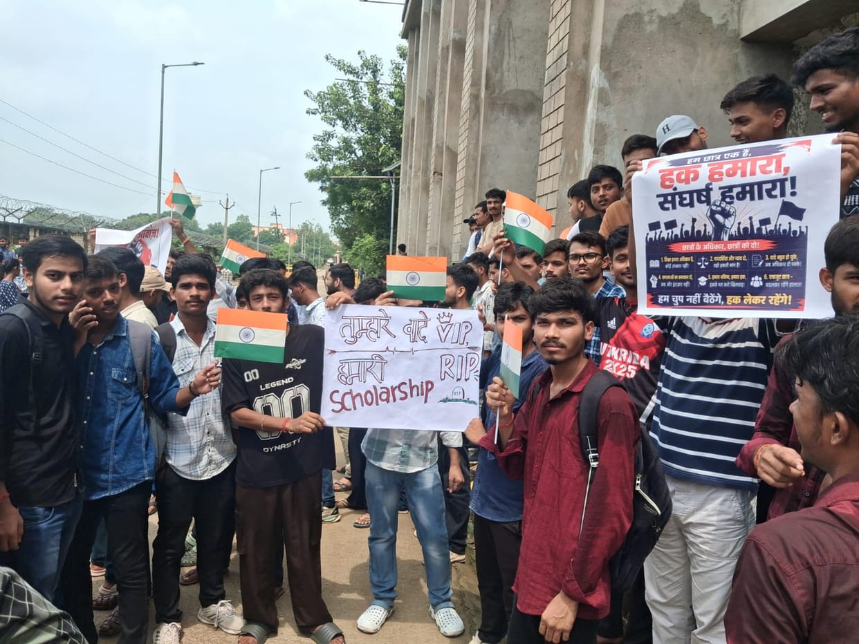 Engineering Students Protest Over Scholarship Delay, Demand Minister’s Intervention at Kannauj College