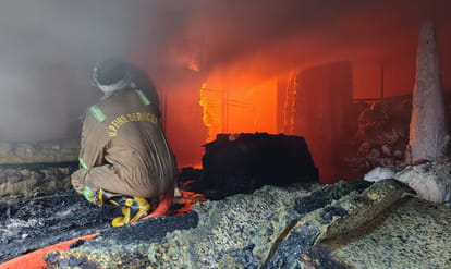 Kanpur: Fire breaks out at mattress factory; eight fire tenders bring it under control