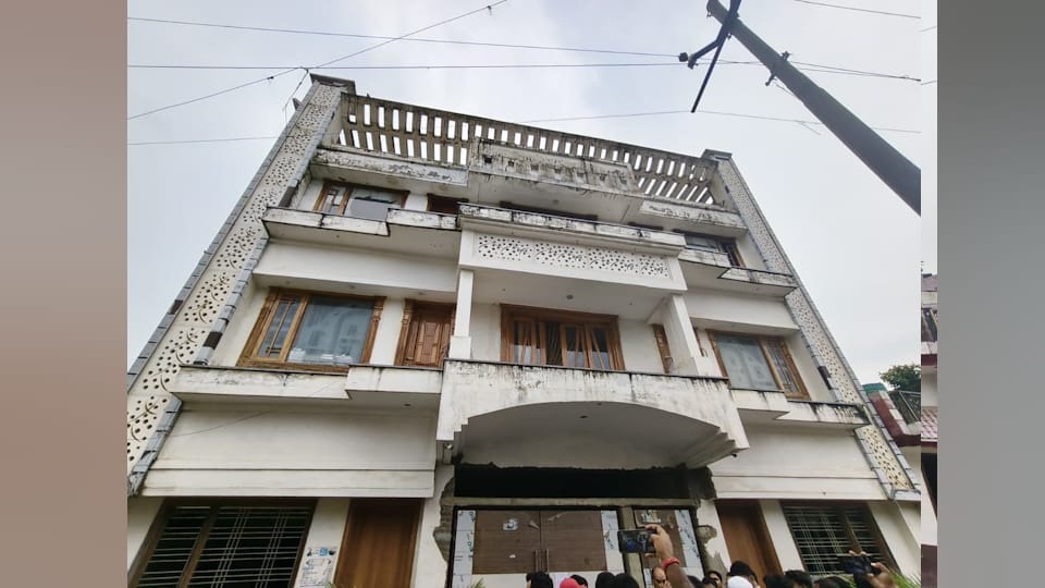 three-storey house built on SP MLA Waqf land will be demolished notice has been pasted In Sambhal