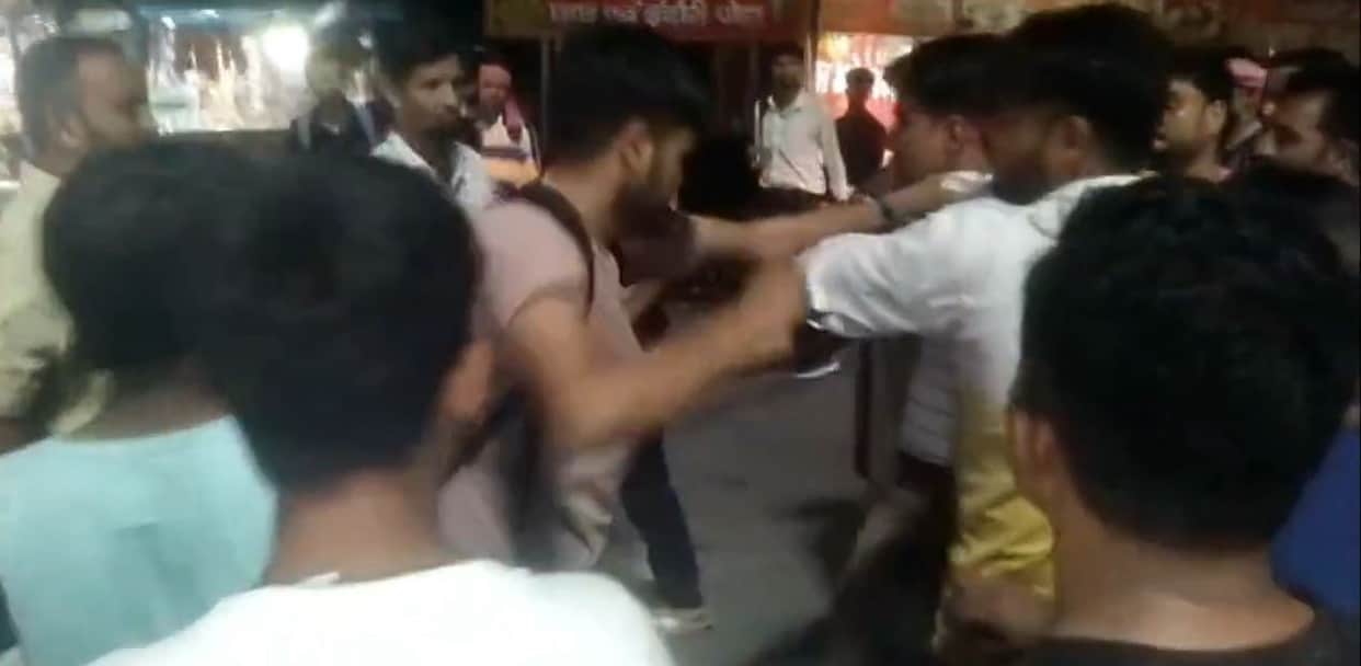Brother-in-Law Duo Clash at Agra Fort Railway Station, Passengers Panic