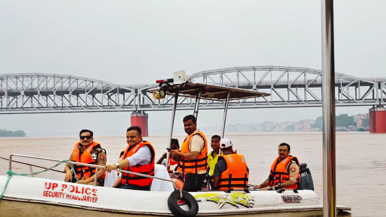 Floods in Varanasi CP and DM visit affected area identify vulnerable spots order comprehensive arrangements
