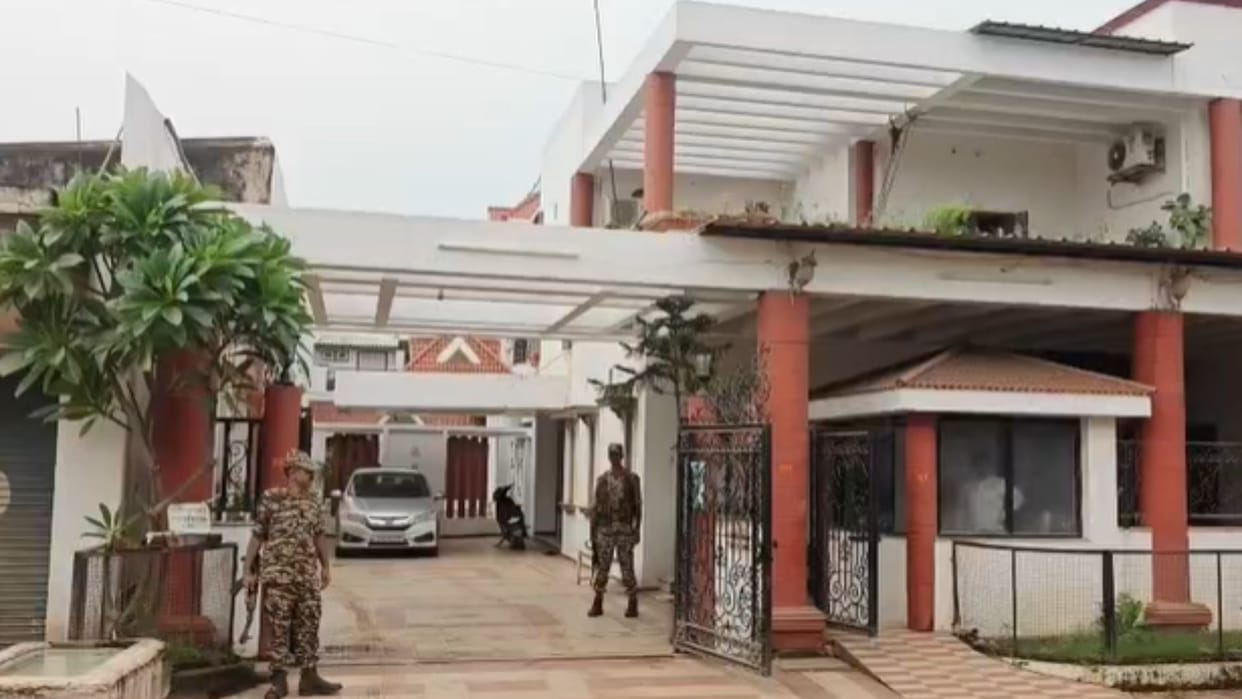 dhamtari-ed-raid-congress-leader-ramgopal-agrawal-chhattisgarh-liquor-scam